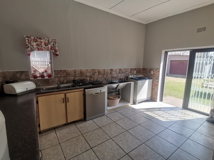 5 Bedroom Property for Sale in Senekal Free State